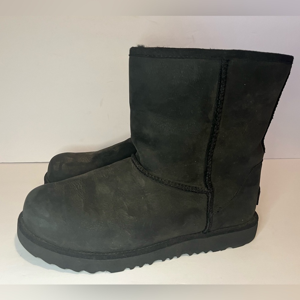 UGG Women's Classic Short II Boot, Black - Picture 7 of 16